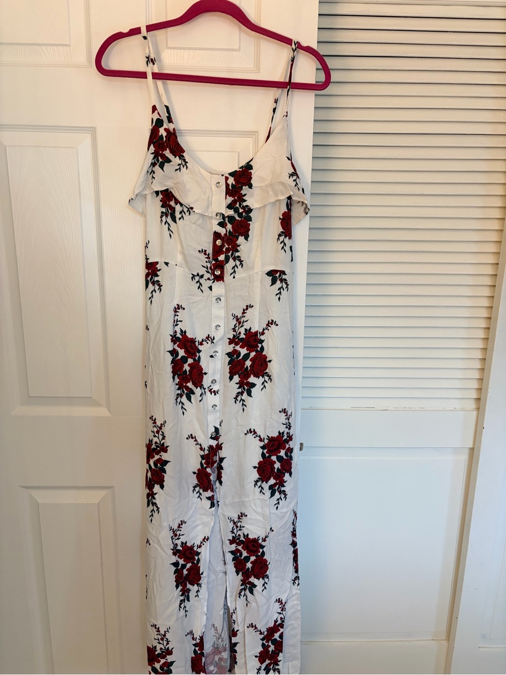 Guess, Medium, White Floral Button-Front Maxi Dress with Red Rose Print